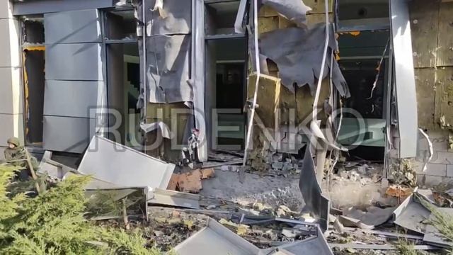 В результате обстрела центра Донецка пострадали- более десяти многоквартирных жилых домов смотреть онлайн