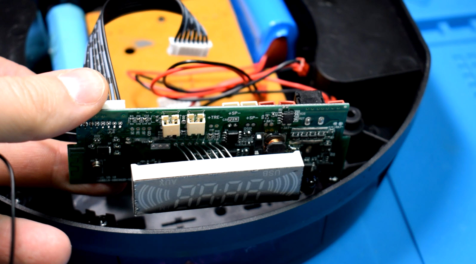 Ремонт колонки JBL смотреть онлайн