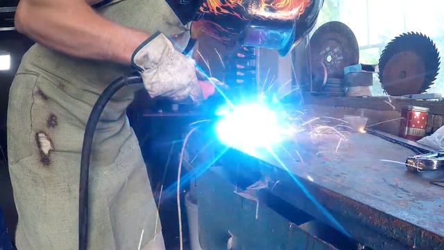 Топор из троса/Damascus steel of the cable. смотреть онлайн