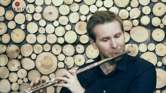 Yamaha YFL 977 AH 14K - "Trois Pièces pour flûte seule: 1.Bergère captive" - Marek Szymański смотреть онлайн