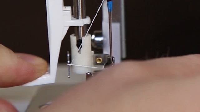 How to thread a Singer Simple Sewing Machine - Model 3221 смотреть онлайн
