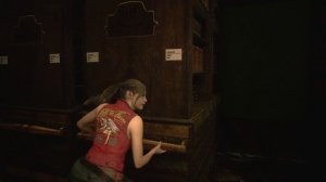 RESIDENT EVIL 2 клер бегает от дани и ищет домкрат