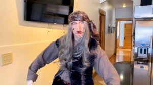 Баба Яга Заразилась ВИРУСОМ! Baba Yaga и Девочки Мойдодыр спасает Бабку Ёжку! мультик про Бабу Ягу