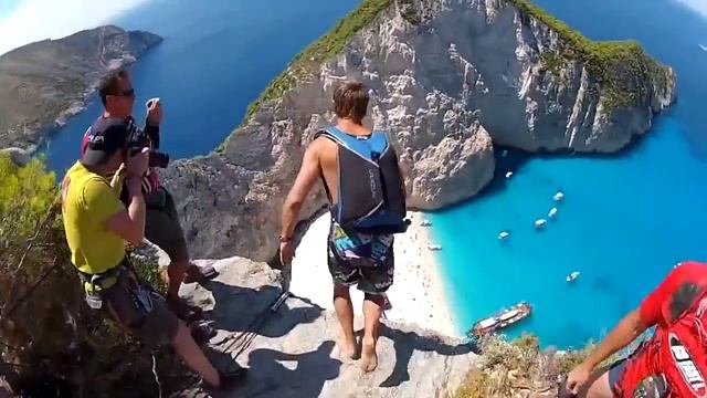 Бухта Навайо Navagio Beach, остров Закинф, Греция смотреть онлайн