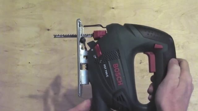 Гаражные цацки Электролобзик Bosh PST 700E смотреть онлайн