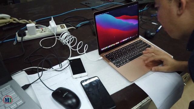 MacBook Air MBA M1 13.3" chip-8 (Gold) (MGNE3ZP/A) Unboxing смотреть онлайн