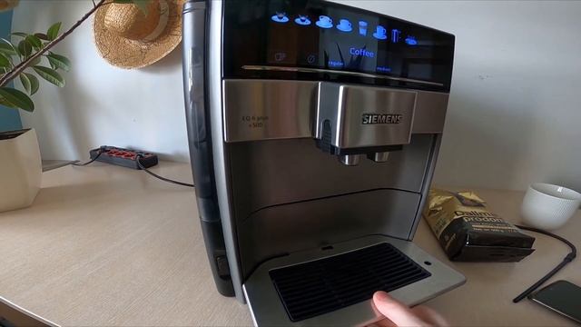 How to Empty Coffee Tray on SIEMENS EQ.6 plus TE651319RW Coffee Machine - Throw out Coffee Grounds смотреть онлайн