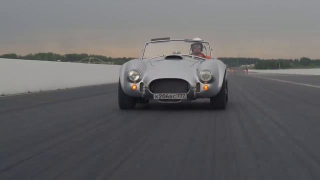 Легендарная AC COBRA! смотреть онлайн