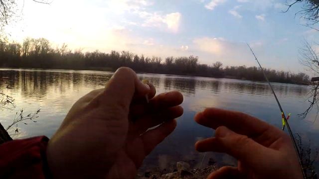 ЛОВЛЯ ПЛОТВЫ ГЛУБОКОЙ ОСЕНЬЮ НА ФИДЕР 2019 | РЫБАЛКА НА ДНЕПРЕ смотреть онлайн