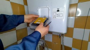 Ремонт электо-водонагревателя Аристон. Замена платы пульта управления.