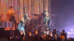 Complicated by Avril Lavigne and Olivia Rodrigo concert live in Toronto 2022
