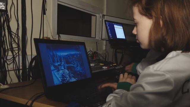 Союз молодых - видео репортаж "Помогать и действовать" Новогодние представления смотреть онлайн