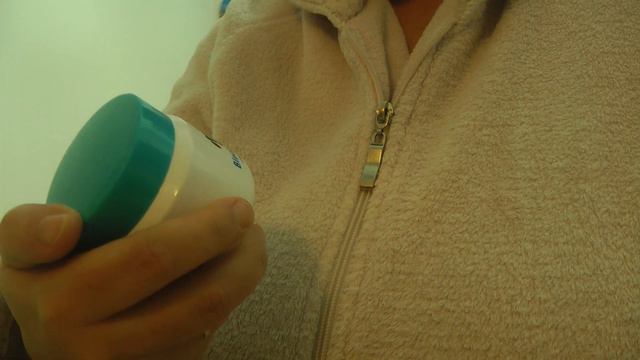 Как защитить кожу зимой в Канаде/ Aquaphor and Petroleum jelly 2014 смотреть онлайн
