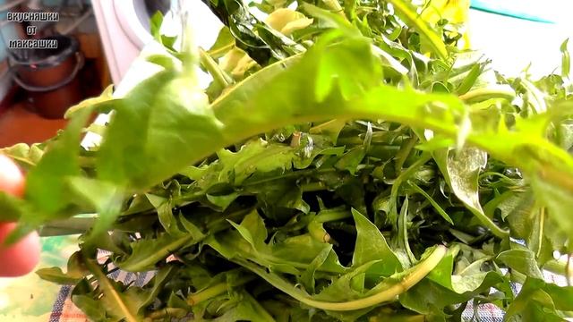 Салат из одуванчика Витаминная бомба смотреть онлайн