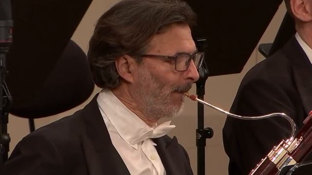 Роберт Шуман - Концерт для фортепиано с оркестром - Ван Юйцзя. смотреть онлайн