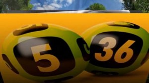 А белый лебедь на пруду