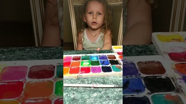 маленькой девочке нужно накрасить ногти.mp4 смотреть онлайн