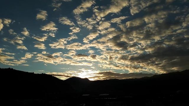 Sonnenaufgang Schwarzwald Belchen Staufen im Breisgau Nebel смотреть онлайн