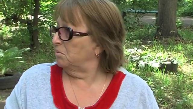 Домой к любимой парень полез через окно, но силы не рассчитал и упал вниз с 5 этажа смотреть онлайн