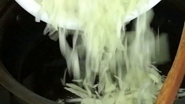 Кулинария. Вкуснейший и нежнейший пирог из капусты. #Рецепт смотреть онлайн