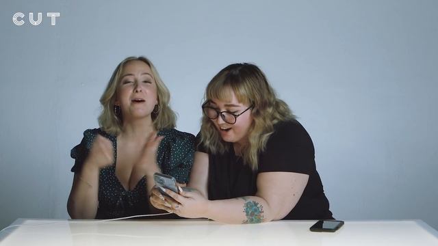 Women Go Through Their Boyfriends’ Phones | Unlocked | Cut смотреть онлайн