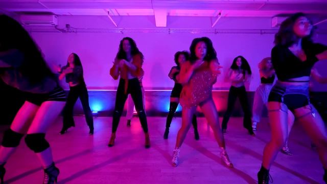 Latin Fusion Heels Choreo to “Yo x Ti Tu x Mi” by Rosalia смотреть онлайн