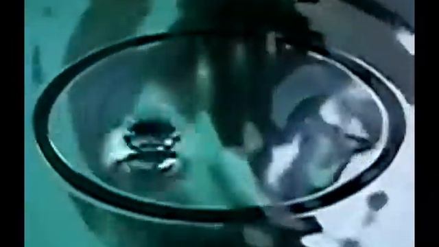 Fujifilm Finepix HS10 Slow motion drops with Music смотреть онлайн