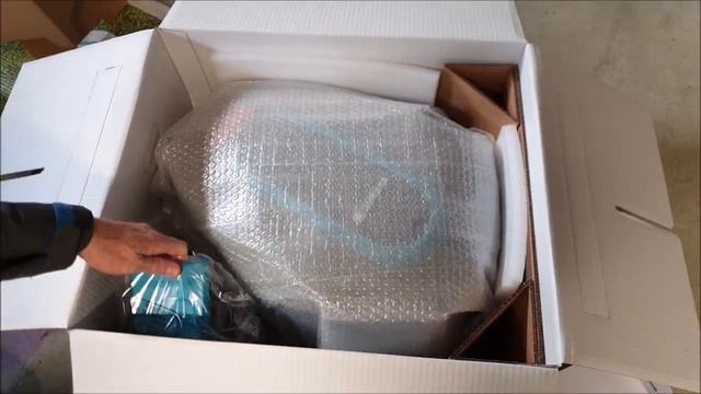 Gardena Sileno City 600 - Robotic Lawnmower - Unboxing
