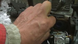 Oleo Mac GS 35 C як зняти карбюратор.