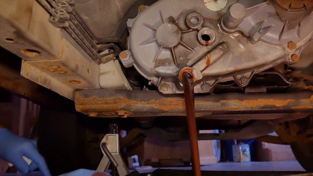 Jeep Liberty Transfer Case Service - Changing the Transfer Case Fluid in a Jeep Liberty! смотреть онлайн