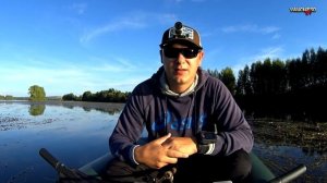 Рыбалка на мелководье в густой траве.  Ловля щуки и окуня.  Блесна на щуку.