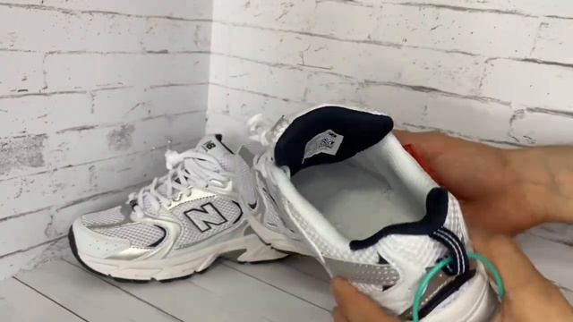 Обзор на кроссовки New Balance 530 смотреть онлайн
