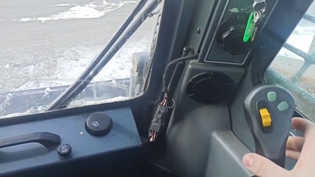 Как управлять джостиковым погрузчиком BOBCAT ( MUSTANG 2056 ) смотреть онлайн