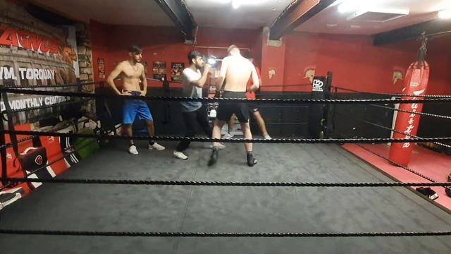 Oneface Mapacha - TEACHING BOXING AND FITNESS AT LUDUS MAGNUS 24 HOURS GYM смотреть онлайн