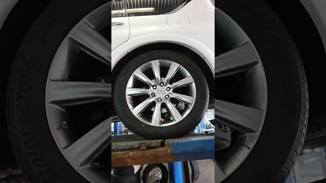 Infiniti QX56 Z62 выставляем уровень пневмы после замены компрессора смотреть онлайн