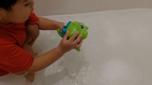 ZURU Robo Alive | Real life baby crocodile and baby duck! | Zuru Robo Alive Junior смотреть онлайн