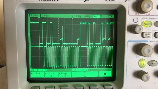 Debugging An I2C Temperature Sensor On ESP8266 Microcontroller With HP/Agilent 54622A Oscilloscope