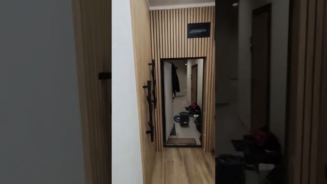 декоративные рейки в прихожей. #дизайнинтерьера #woodworking #допосле #рейкинастену #roomdecor смотреть онлайн