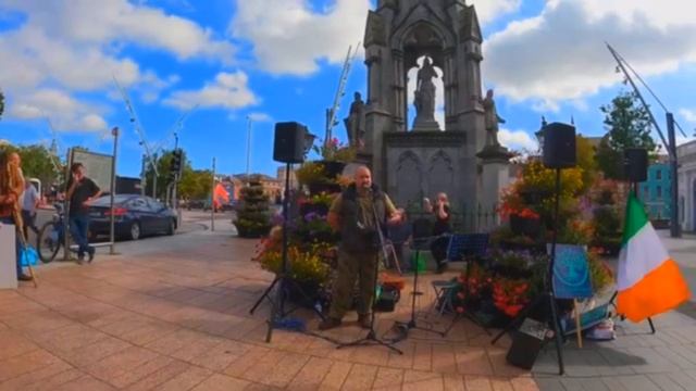 "Mental Asylums" The Irish Git Mic-Drop Moment At The Irish Republican Rally In Grand Parade Cork смотреть онлайн