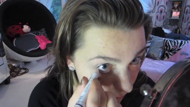 Vampire Diaries: Elena Inspired Makeup Tutorial смотреть онлайн