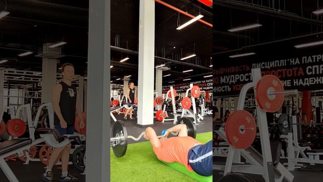 Большие мышцы #challenge #challengevideo #channel #triceps #workout #shots #shortvideo #youtube