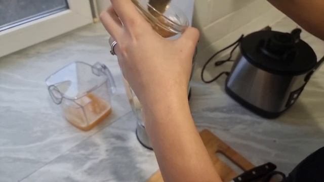 Очень вкусный смузи при помощи блендера! Обзор кухонного комбайна Kitfort КТ-1395. смотреть онлайн