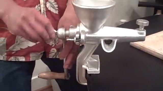 Manual Cast Iron Tin Plated Wheat Grass Juicer Wheatgrass Juice Extractor смотреть онлайн