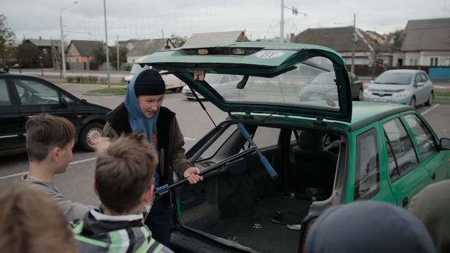 Сколько САМОКАТОВ Влазят в МАШИНУ смотреть онлайн