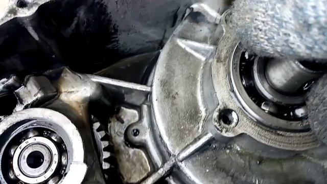 Разобрал двигатель Иж Юпитер-4. Часть-2.Капиталка двигателя, как правильно располовинить двигатель. смотреть онлайн