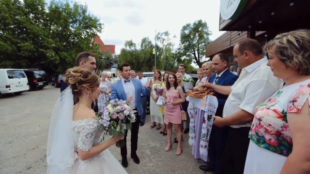 Встреча молодоженов, родительское благословение, каравай. Ведущий - Евгений Наталенко смотреть онлайн
