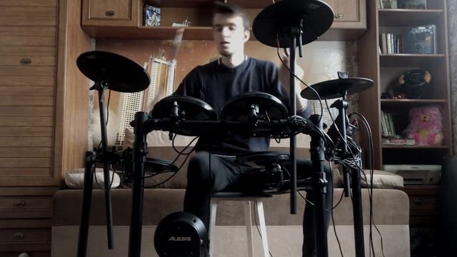 Fall Out Boy - Young and Menace (mini drum cover) смотреть онлайн