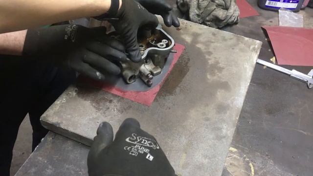 Притирка плоскостей цилиндра и ГБЦ скутера смотреть онлайн