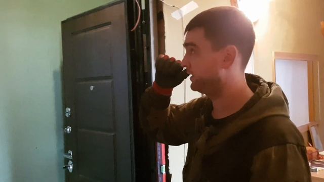 ► Установка входной двери в двенадцати этажном панельном доме доме смотреть онлайн