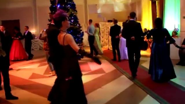 Грациозный бальный танец "Падеграс" смотреть онлайн